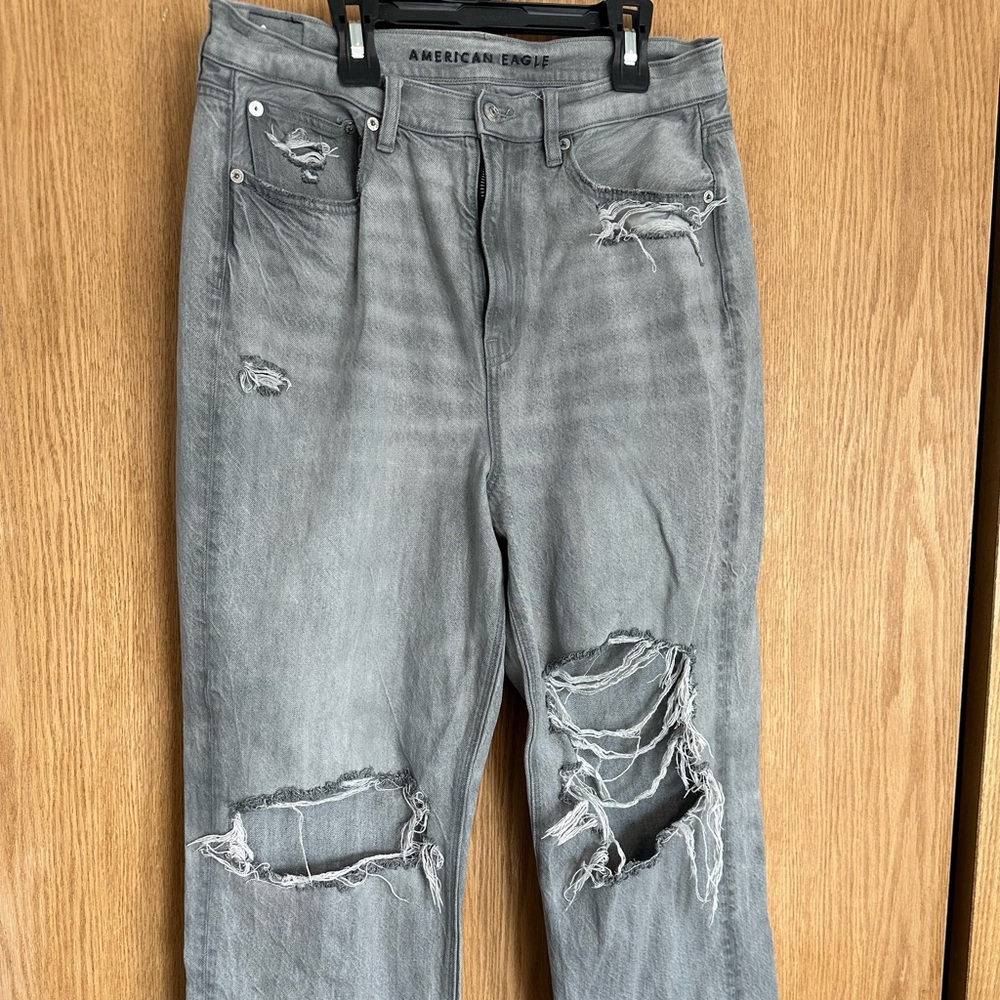 American Eagle Outfitters Gray Distressed Slim Straight Jeans